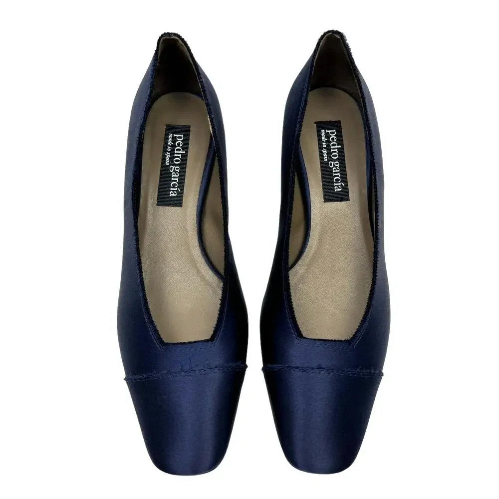 Pedro Garcia Eladia NEW Navy Silk Satin Low Block Heel Slip On Pump $550